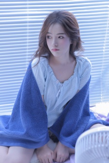 浓毛女主播